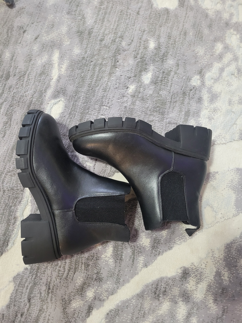 Brand New Women's Black Chunky Lug Chelsea Booties Size 9
